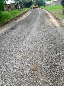 Mejorado de caminos en Colonia Avellaneda