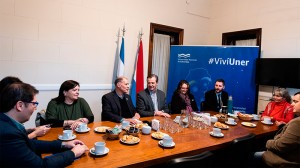 Bahl analizó el vínculo universidad - municipio con autoridades de la UNER.