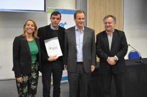 Tomassi recibió los aportes para deportistas