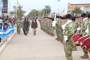 Desfile patrio en Villaguay