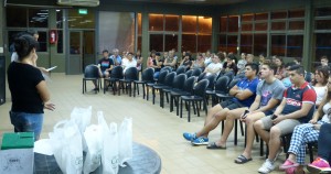 Salón superior de la Terminal de Ómnibus  a las 20.