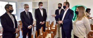 Los funcionarios visitaron la nueva unidad educativa de nivel inicial.