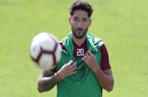 El club entrerriano reclama al Millonario una suma de dinero por derechos formativos del futbolista.
