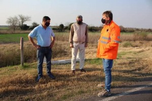 Mejoran caminos en Arroyo Corralito