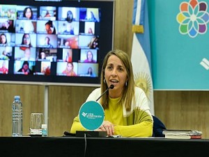 Con la participación de 300 mujeres de diversos ámbitos.