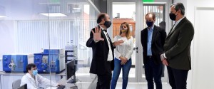 Bordet visitó el laboratorio entrerriano que investiga el primer tratamiento contra el coronavirus en Argentina.