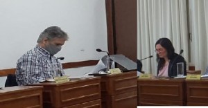 Cruce político tras la absolución de Robles