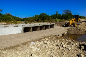 Además mejoraron calles del ejido y reforzaron la seguridad en un puente de la zona.