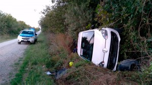 Vuelco de un auto en Colonia Celina