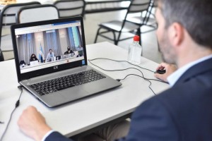 Muller, analizó con el ministro de Educación, Nicolas Trotta, las medidas temporales implementadas.