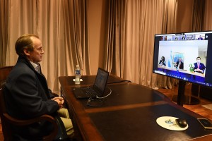 Reunión con el presidente Alberto Fernández .