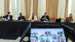 Se busca preservar la presencialidad y el cuidado de la salud.