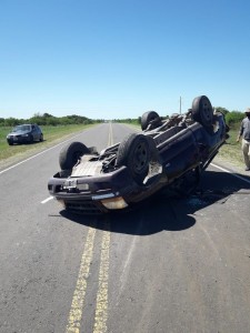 Despiste y vuelco en la Ruta 8