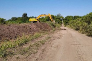 En caminos secundarios y terciarios de Colonia Merou y Aldea Eigenfeld.