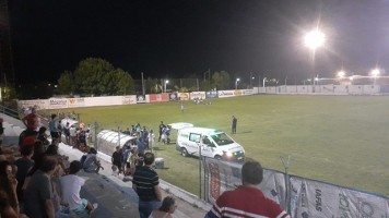Un jugador golpeó a su DT en Viale