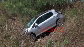 El auto despisto y el conductor resultó herido