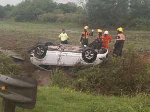 Un automóvil volcó en la ruta 12