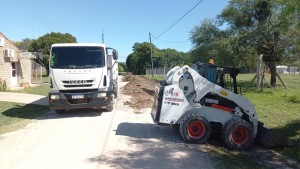 Mejoran calles en Pueblo Brugo