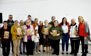 Homenaje a mujeres.