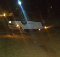 El vuelco del auto en Cerrito