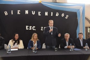 Bordet inauguró edificio escolar