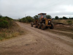 Mejoran caminos rurales