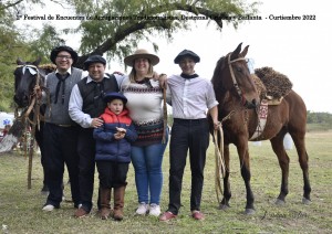 Participación del público en la fiesta gaucha