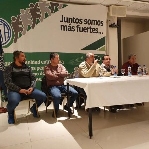 Daer dialogó con los trabajadores