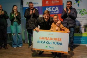 Entrega de becas culturales en Cerrito