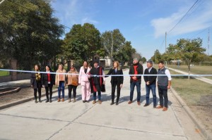 También se inauguraron tres cuadras de hormigón que fueron realizadas con fondos municipales