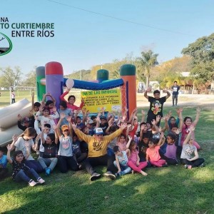 Festejos por las infancias en Puerto Curtiembre