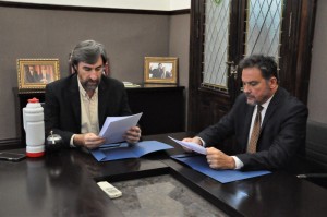 Firma de convenio en Diputados